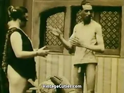Cô ấy rất hứng-cô ấy ...