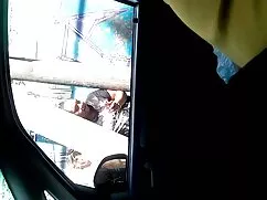 Y tá bắt trên mặt ma ...