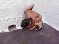 một dễ thương người  ...