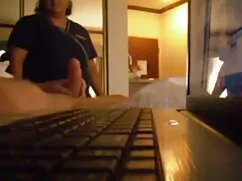 Cô đang massage làm  ...